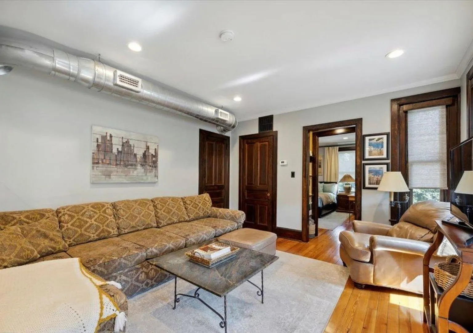 415 W Union St — Photo 2
