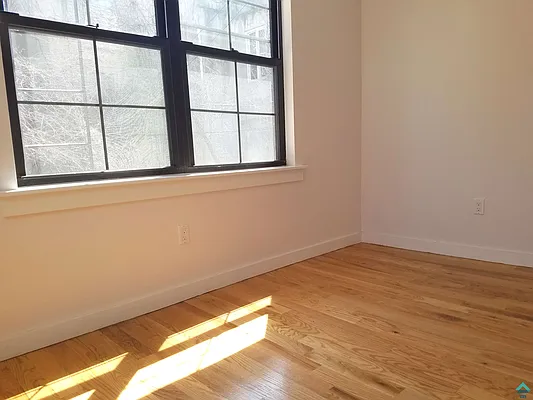 Rented by EXR | media 5