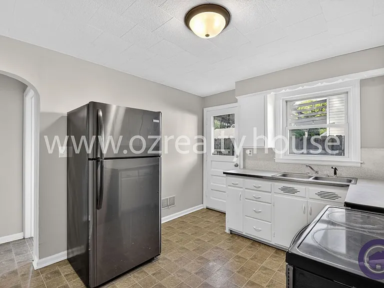123 S Masters Ct — Photo 7
