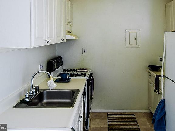 5th image of 11919 Parklawn Dr APT 201