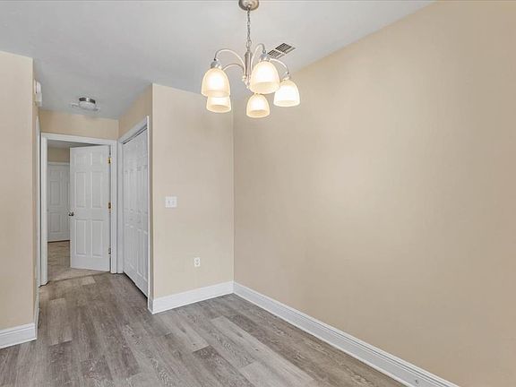 5th image of 3301 Sawtooth Dr
