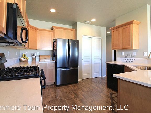 2nd image of 661 Marysville Way