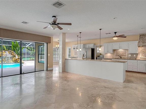 4th image of 765 Bear Creek Cir