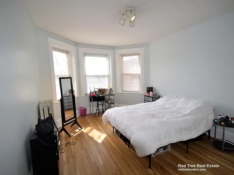 85 Glenville Ave #3 — Photo 9
