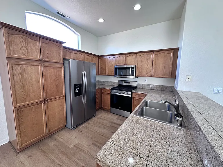 7821 Cadiz Ct — Photo 11