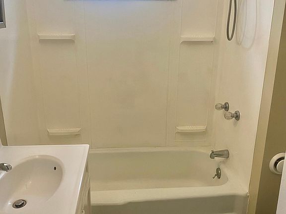 3rd image of 27 Flohr Ave #1
