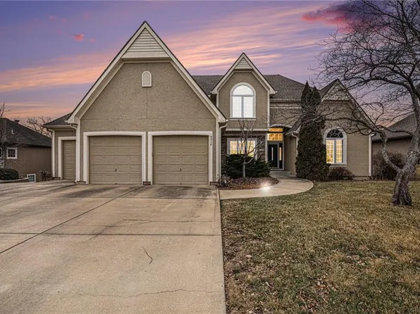 4316 Canter Dr, Lees Summit, MO 64082