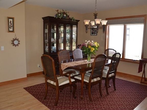 5th image of 2798 Hollyhock St