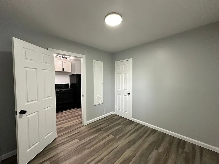 736 Cedar St — Photo 11