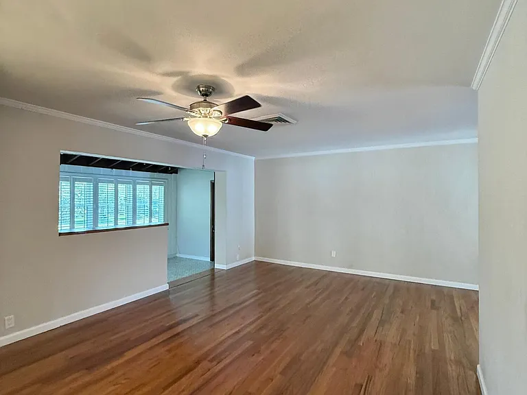 1527 Mayo St — Photo 11