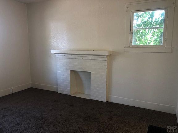 5th image of 701 E 8th St