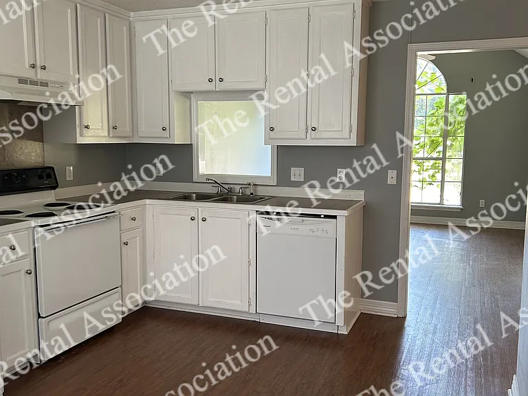 1309 W Kentucky Ave — Photo 7