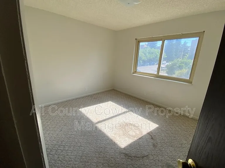 267 N 8th St #8 — Photo 8