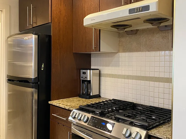 550 Pacific St #1007 — Photo 6