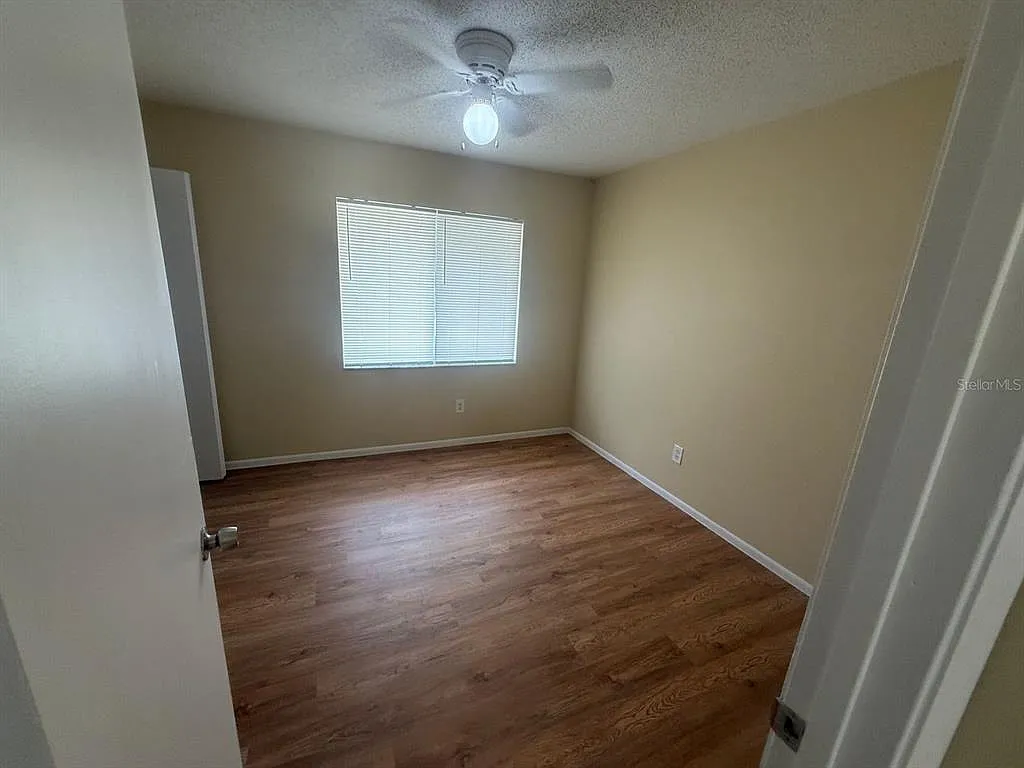 2 bed, 1.5 bath, 930 sqft, $1,395 — Photo 4