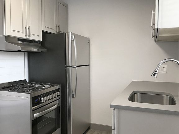 2nd image of 256 W Ellsworth Ave