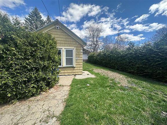 5th image of 163 Ackley Ave