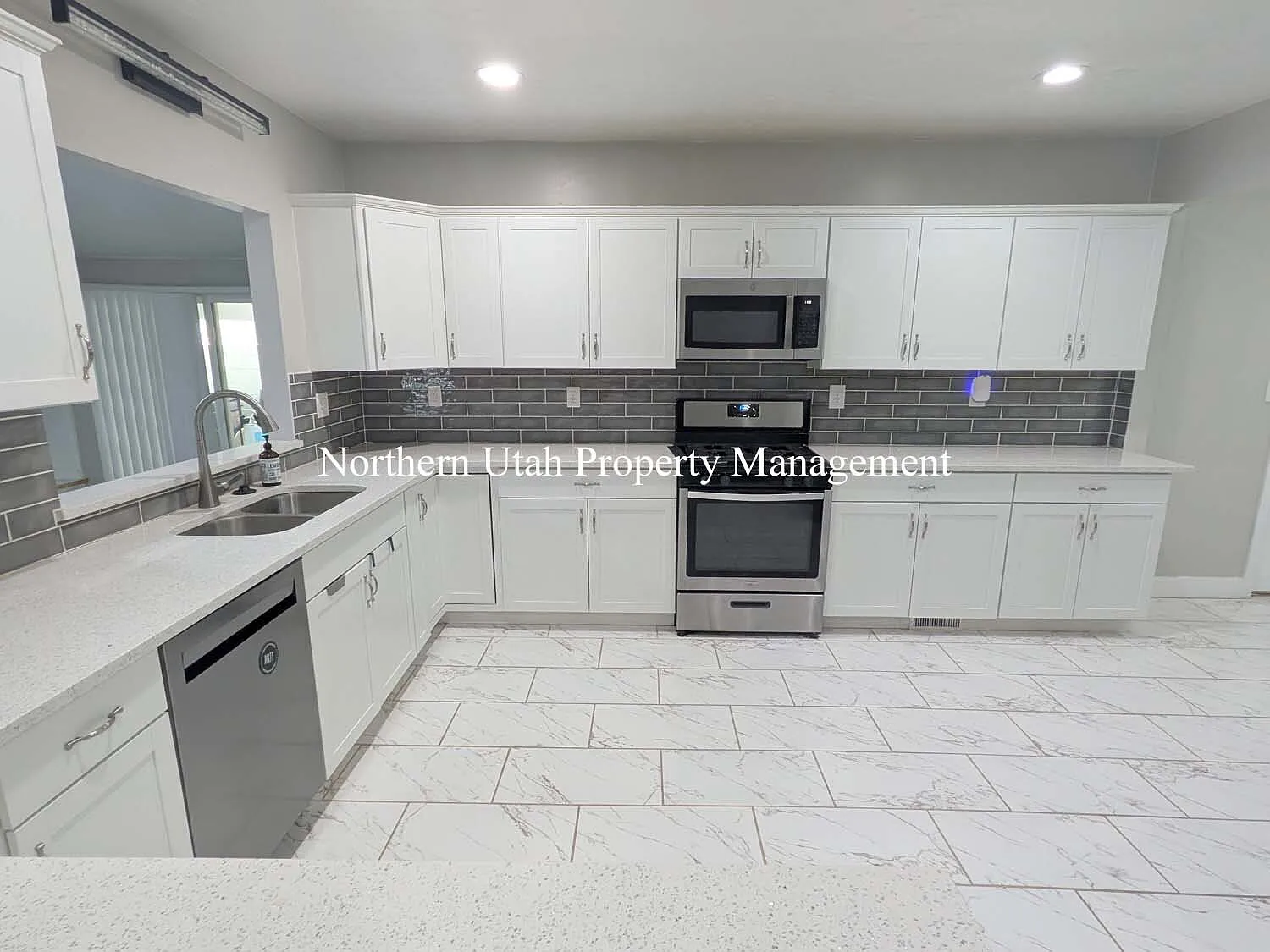 4 bed, 3.5 bath, 3161 sqft, $2,895 — Photo 4