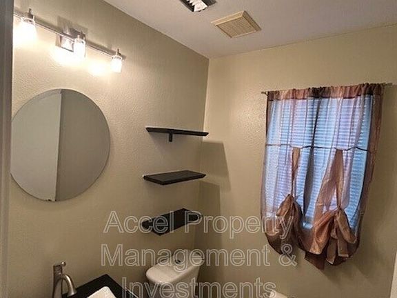 5th image of 6318 N 19th Ln
