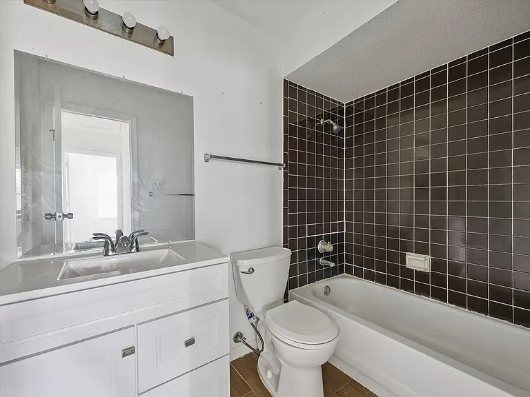 768 Memorial Mews St #1 — Photo 11