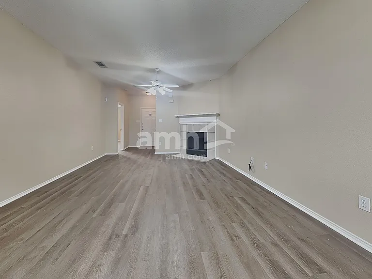 2736 Briscoe Dr — Photo 7
