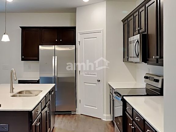 3rd image of 15712 Thomas Rd