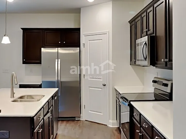 15712 Thomas Rd — Photo 3