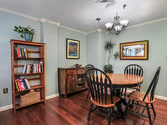 4th image of 230 Willard St Unit 201