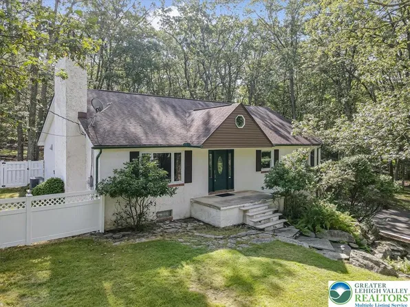 218 East Ct, Cresco, PA 18326