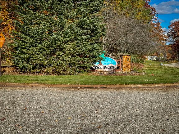 3rd image of 7234 Oakshore Dr