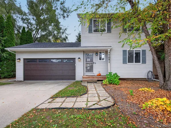 7051 Villa Dr, Waterford, MI 48327