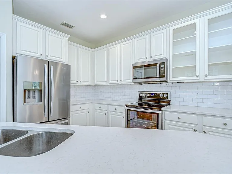 113 Bosphorous Ave #5 — Photo 26