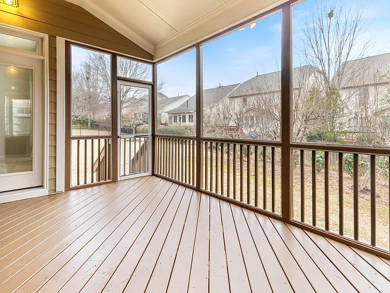 1528 Lily Creek Dr — Photo 30