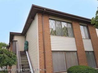 10 Meadow Pl APT F, Staten Island, NY 10306