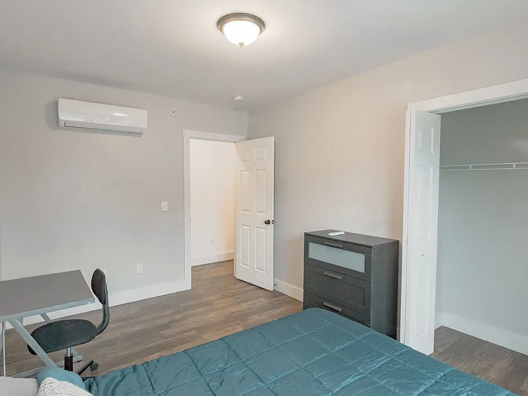 707 E Seneca St. — Photo 36