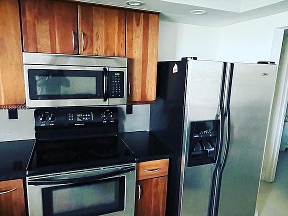 5th image of 2401 Collins Ave APT 609