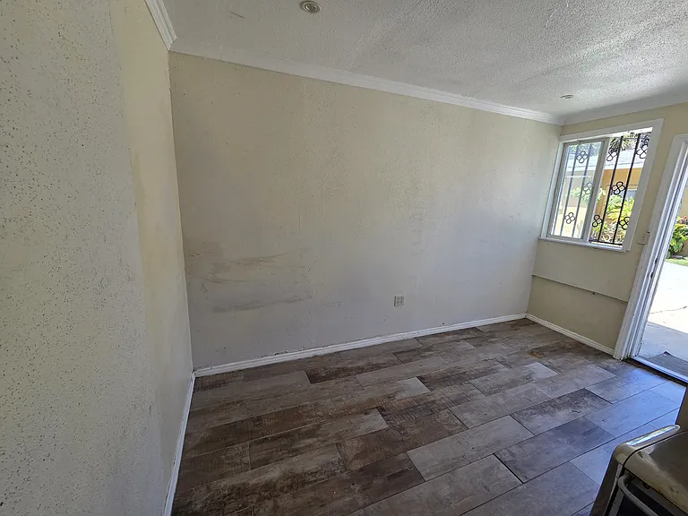 12105 Grevillea Ave #G — Photo 8