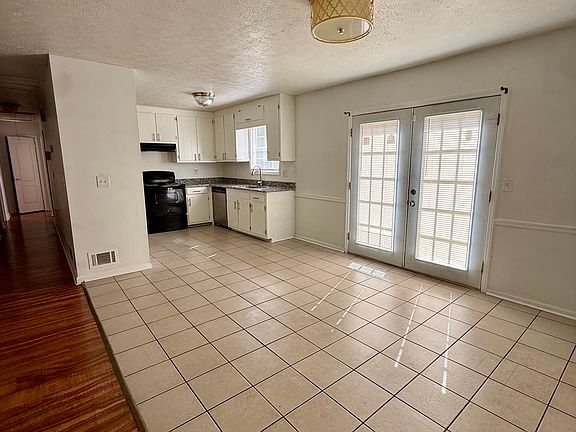 5th image of 1809 Shadyleaf Ct SW