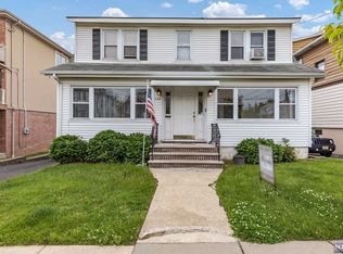 226 Desoto Pl FLOOR 1, Cliffside Park, NJ 07010