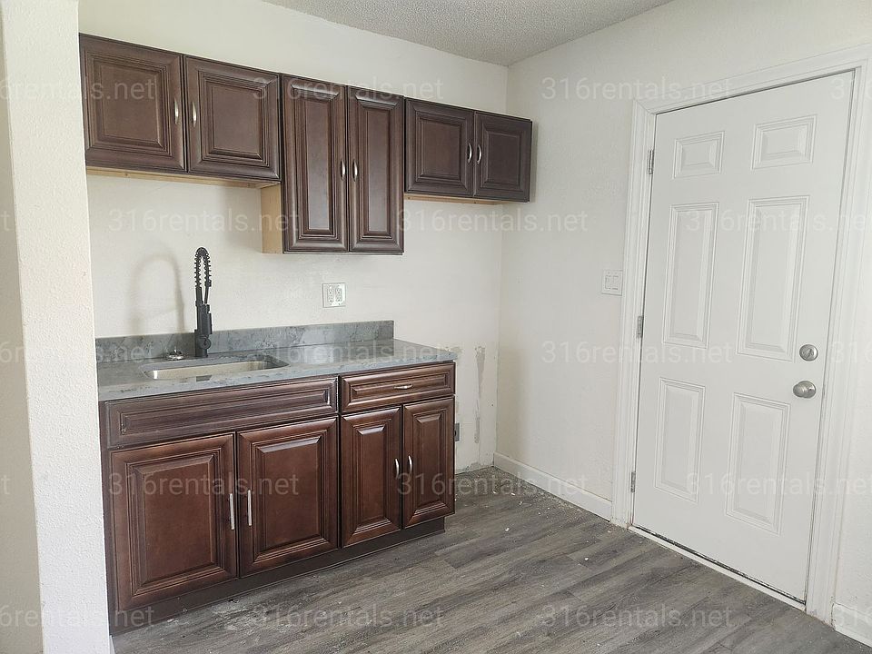 2nd image of 847 N Glendale St APT 3