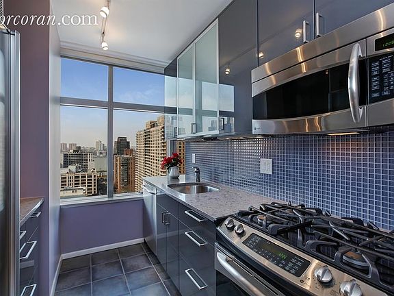 4th image of 160 W 66th St APT 21B