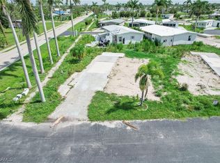 106 Maple Ln, Fort Myers, FL 33908