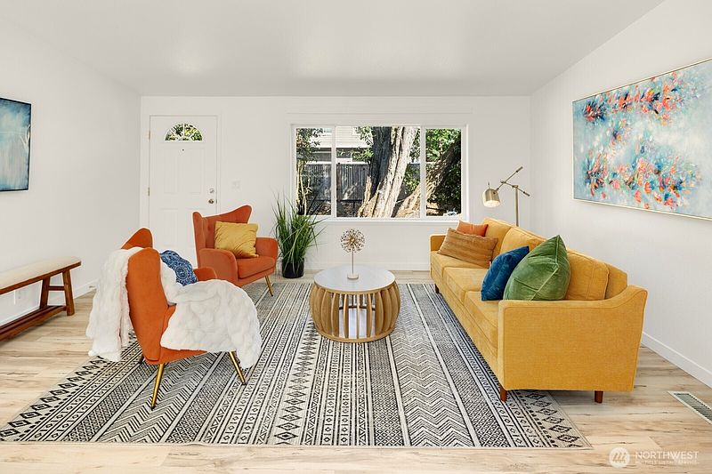 5th image of 17404 10th Avenue NE #17408