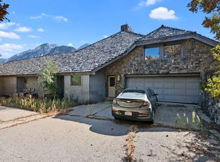 9693 Oakwood Ln, Sandy, UT 84092