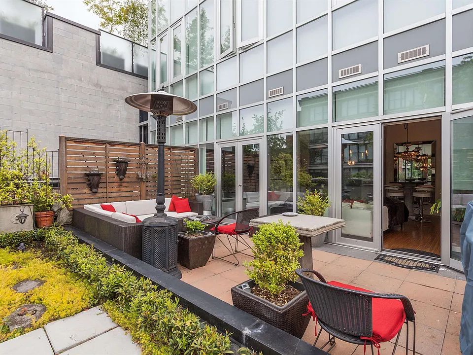 36 Water St #601