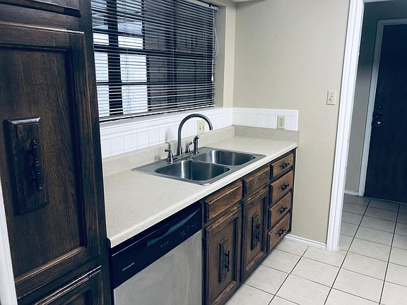4th image of 3226 Elma Dr