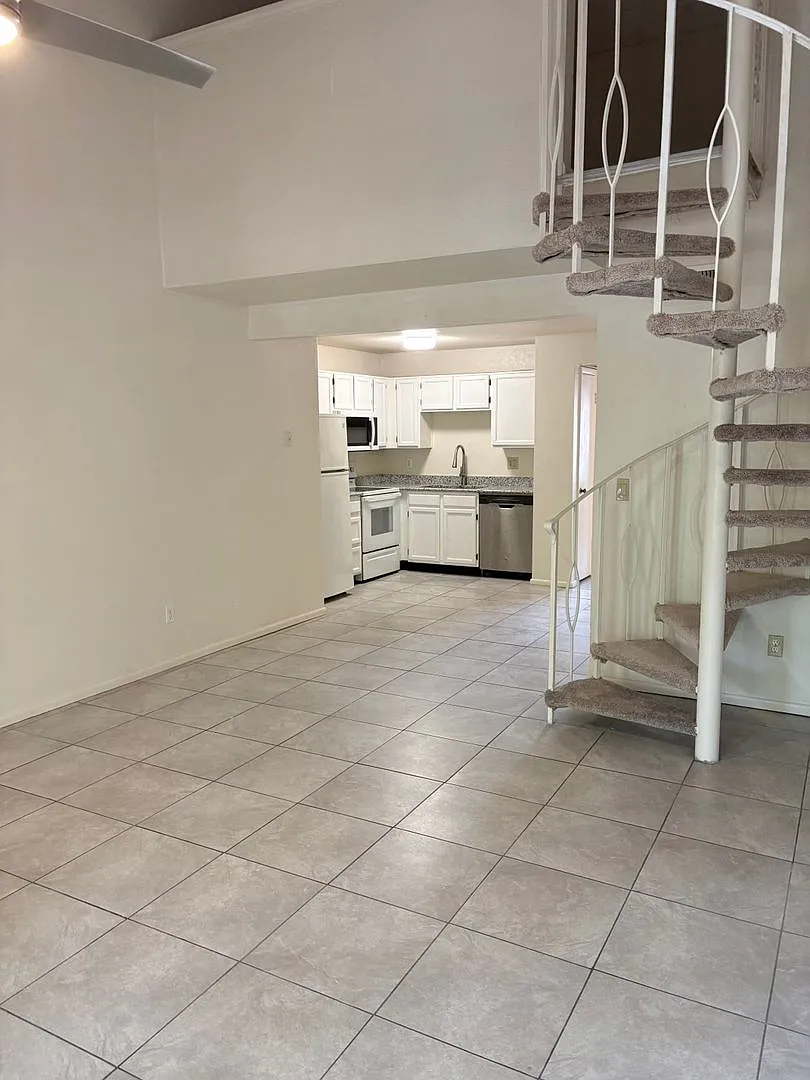1 Bedroom/1 Bathroom/Loft/1 Car Garage Condo In Mesa (Brown Rd & Center St) — Photo 1