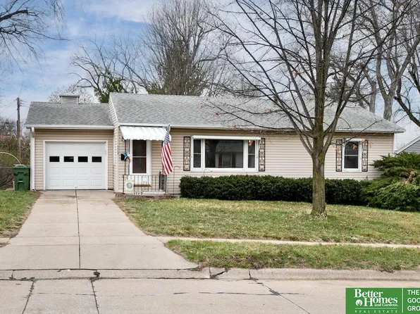 1112 Offutt Blvd, Bellevue, NE 68005