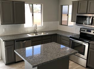 8711 W Tuckey Ln, Glendale, AZ 85305