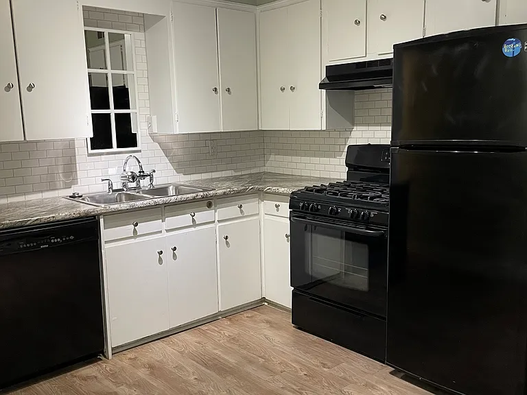 1414 Cornell Dr SE — Photo 6